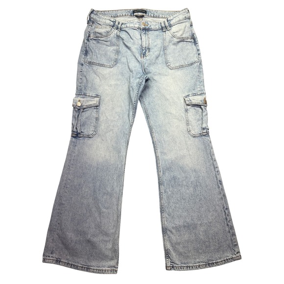 Aeropostale Mid Rise Flare Utility Jeans Light Cargo Pocket Women Sz 16R Fit 37" - Picture 1 of 9